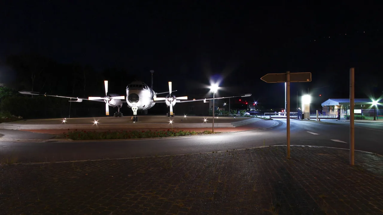 Gate Guard in Nordholz bei Nacht